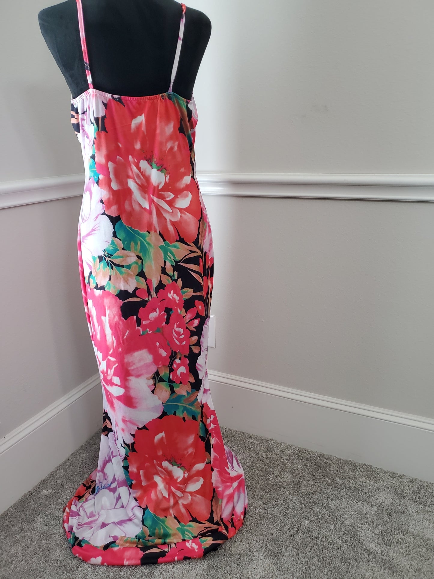 Vibrant Pink Floral Print Maxi Dress - Perfect for Sunny Days