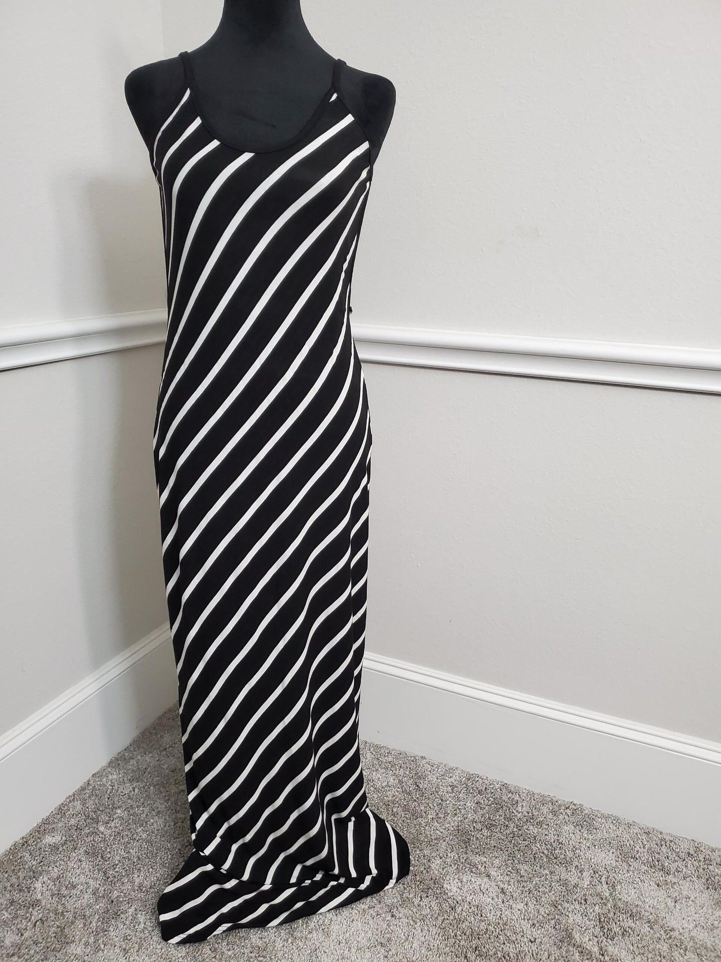 Chic & Flattering Black and White Striped Back Out Maxi Dress -XL