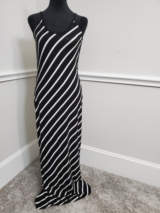 Chic & Flattering Black and White Striped Back Out Maxi Dress -XL