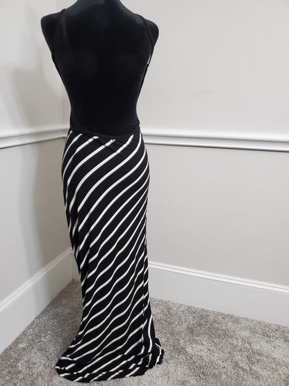 Chic & Flattering Black and White Striped Back Out Maxi Dress -XL